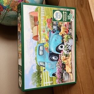 Cobble Hill random cut 1000 piece jigsaw puzzle